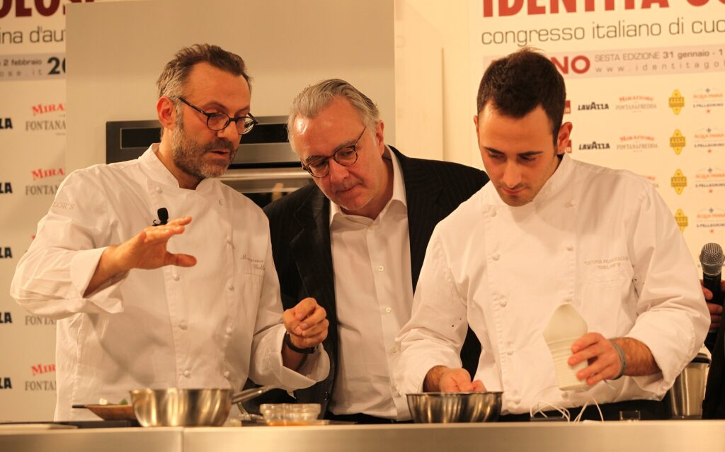 Ο Alain Ducasse στην κουζίνα με σεφ