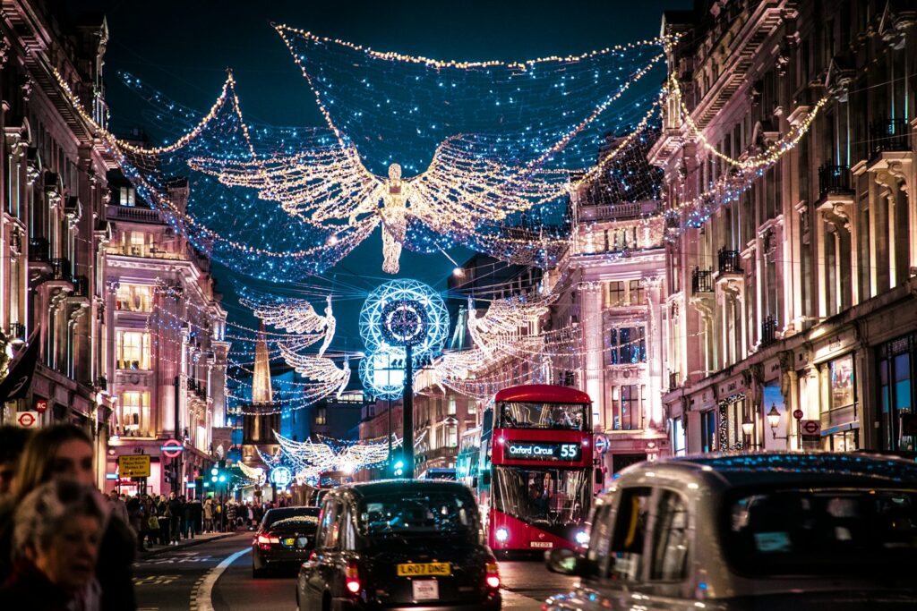 Τα χριστουγεννιάτικα φώτα της Regent Street στο Λονδίνο
